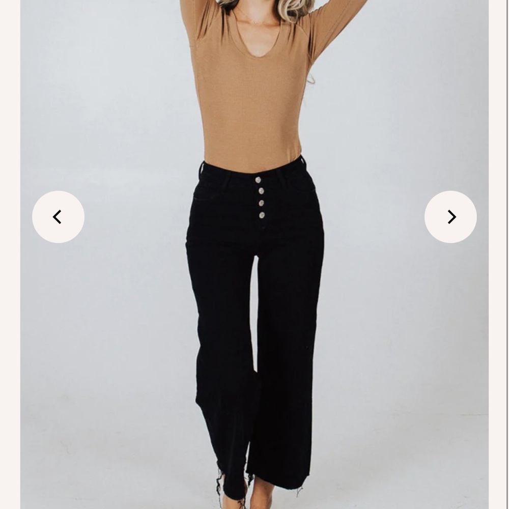 NWT TNR Black high rise distressed jeans